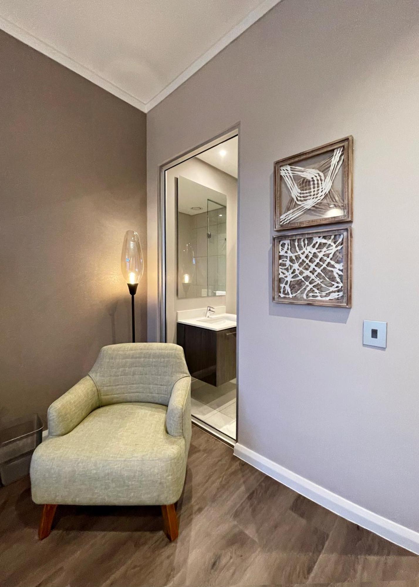 Menlyn Maine Luxury Rentals Pretoria Exterior photo